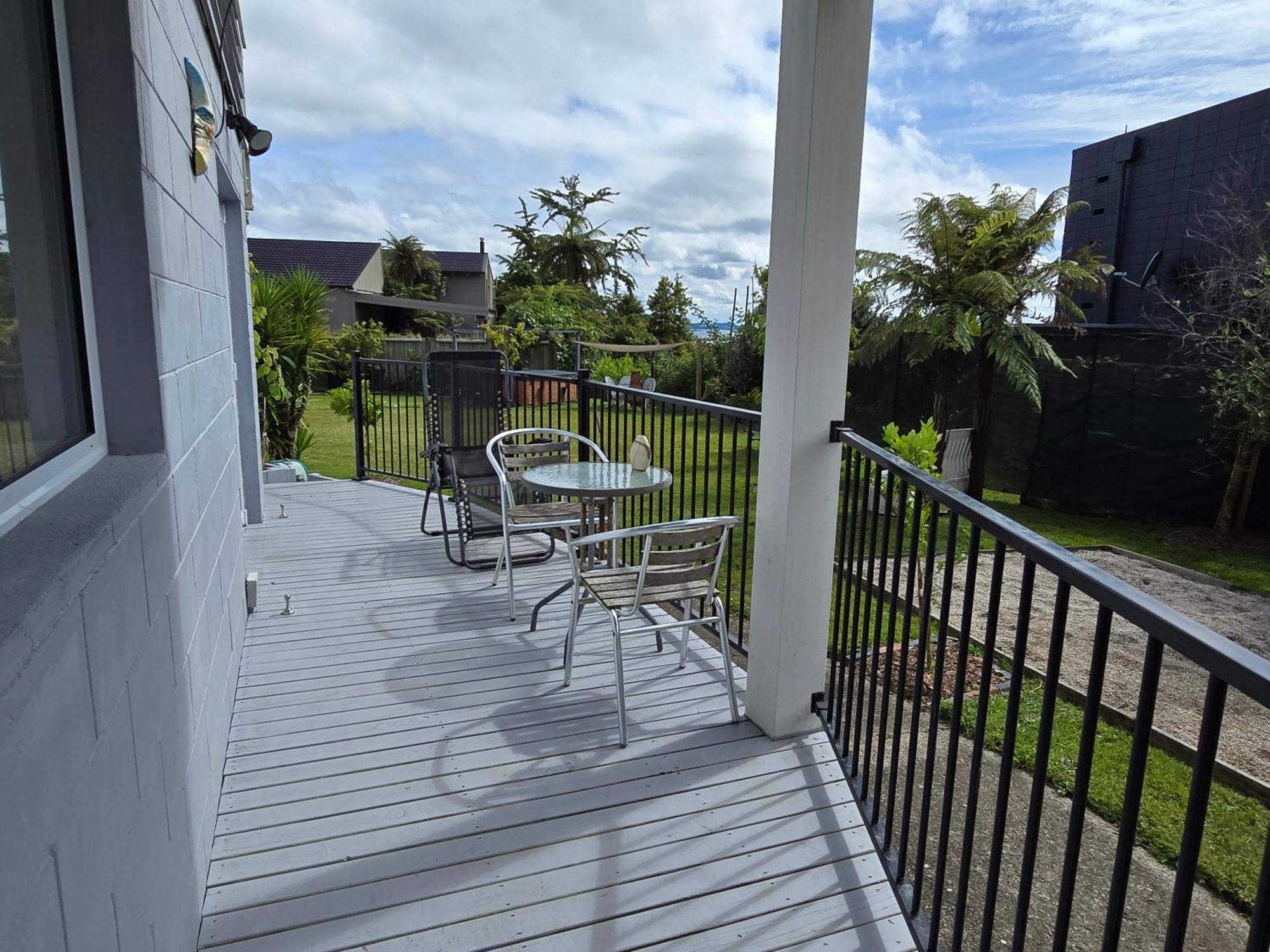 Queen Room Deck